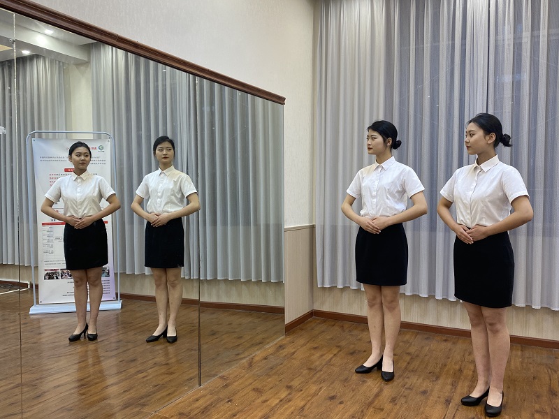 喜报：恭贺程佳欣、马小越、李璇三位同学通过成航2022年单招面试考试